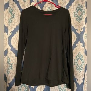Black long sleeve athletic women’s top